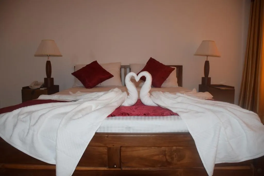 Saketha Beach Hotel Negombo