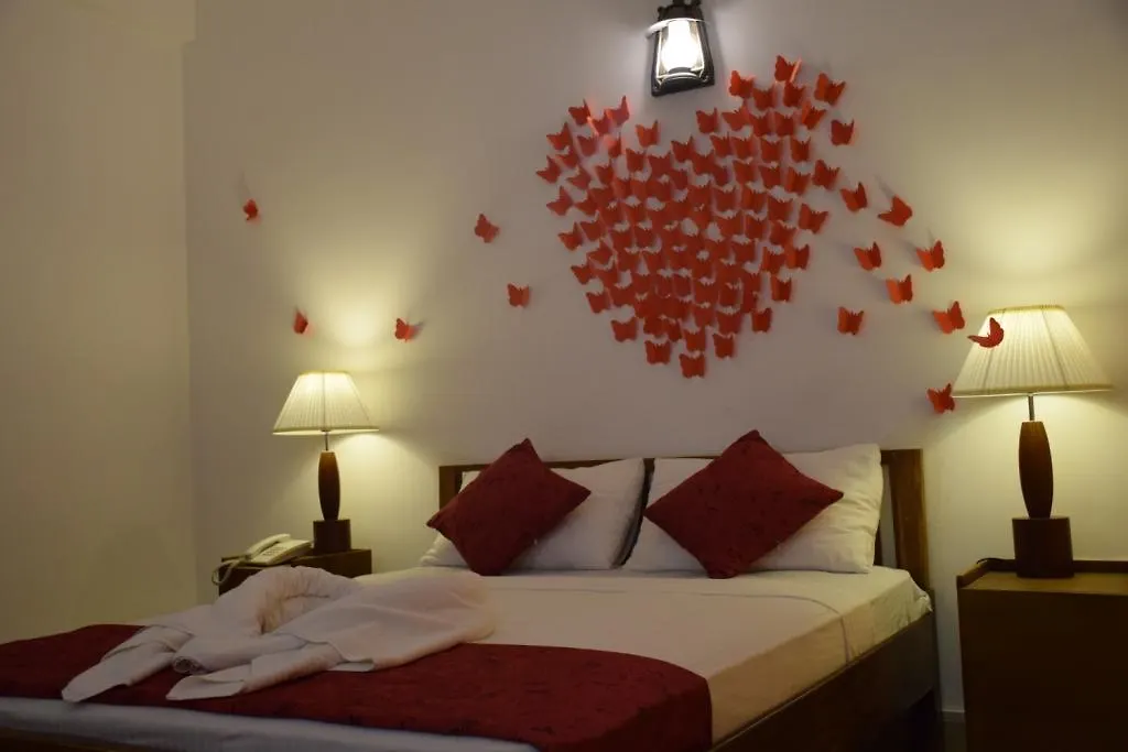Saketha Beach Hotel Negombo 0*,