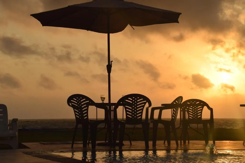 Saketha Beach Hotel Negombo