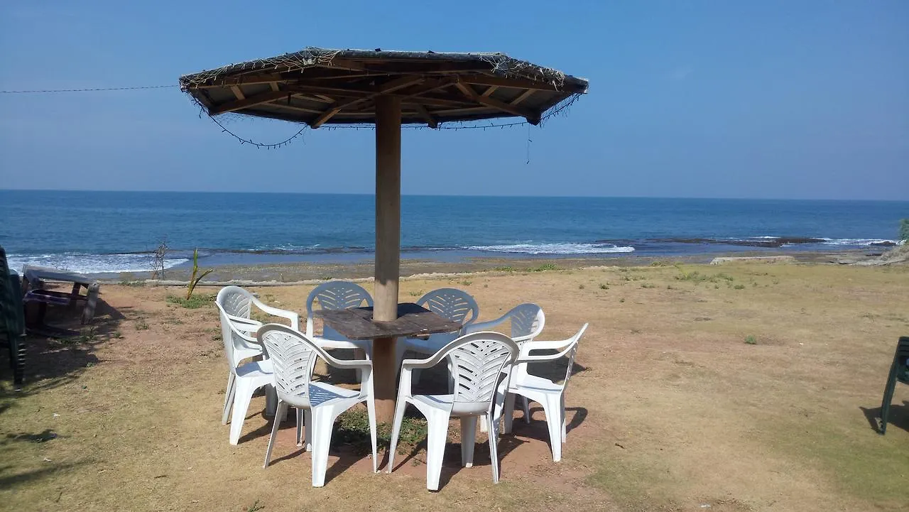 Saketha Beach Hotel Negombo