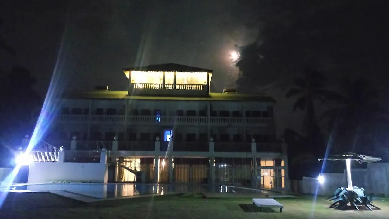 Saketha Beach Hotel Negombo