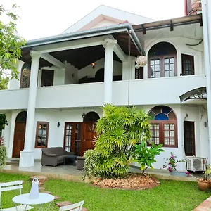 Maria Negombo