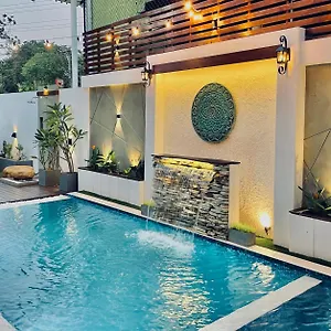 8 Luxury Negombo